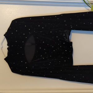 Bellsleeve crop top, with front keyhole.